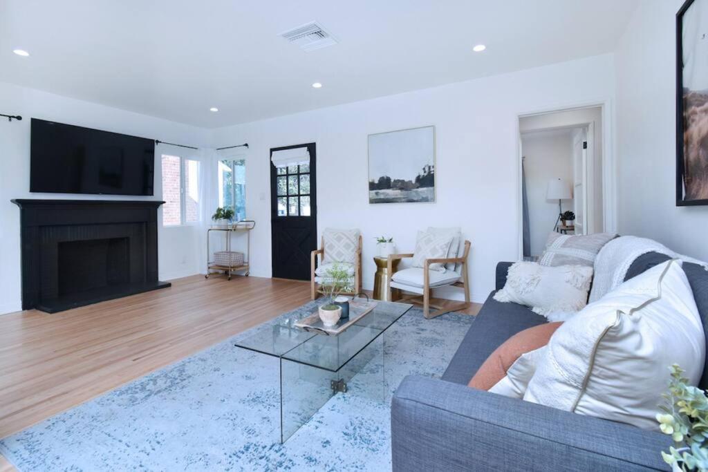 Beautiful 4 Bed + Jacuzzi Los Angeles