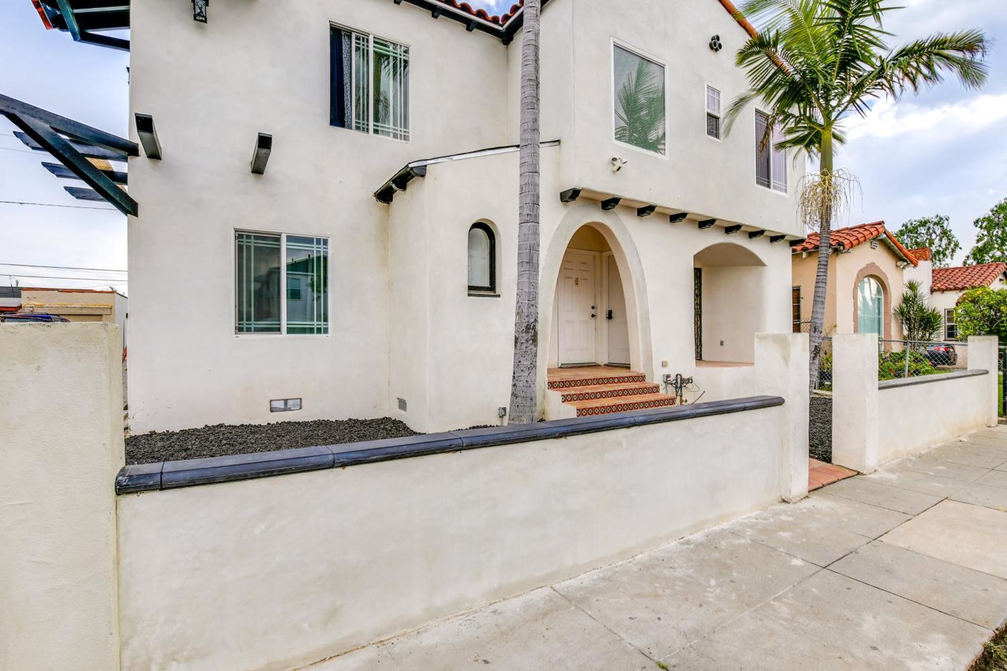 East Angeles - 7 Mi To Downtown!