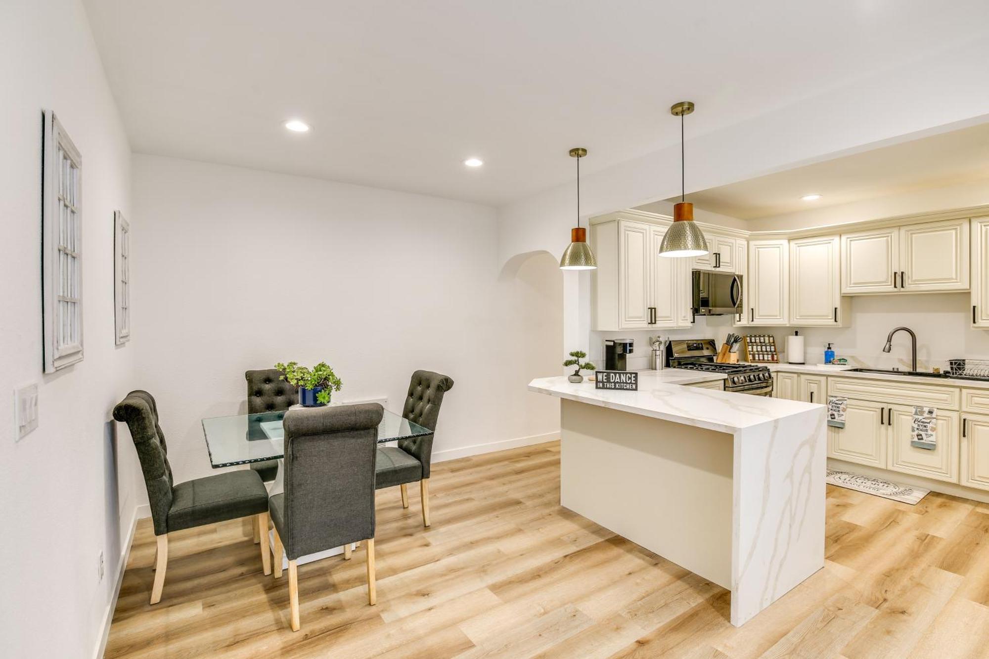 Apartment East Angeles - 7 Mi To Downtown!