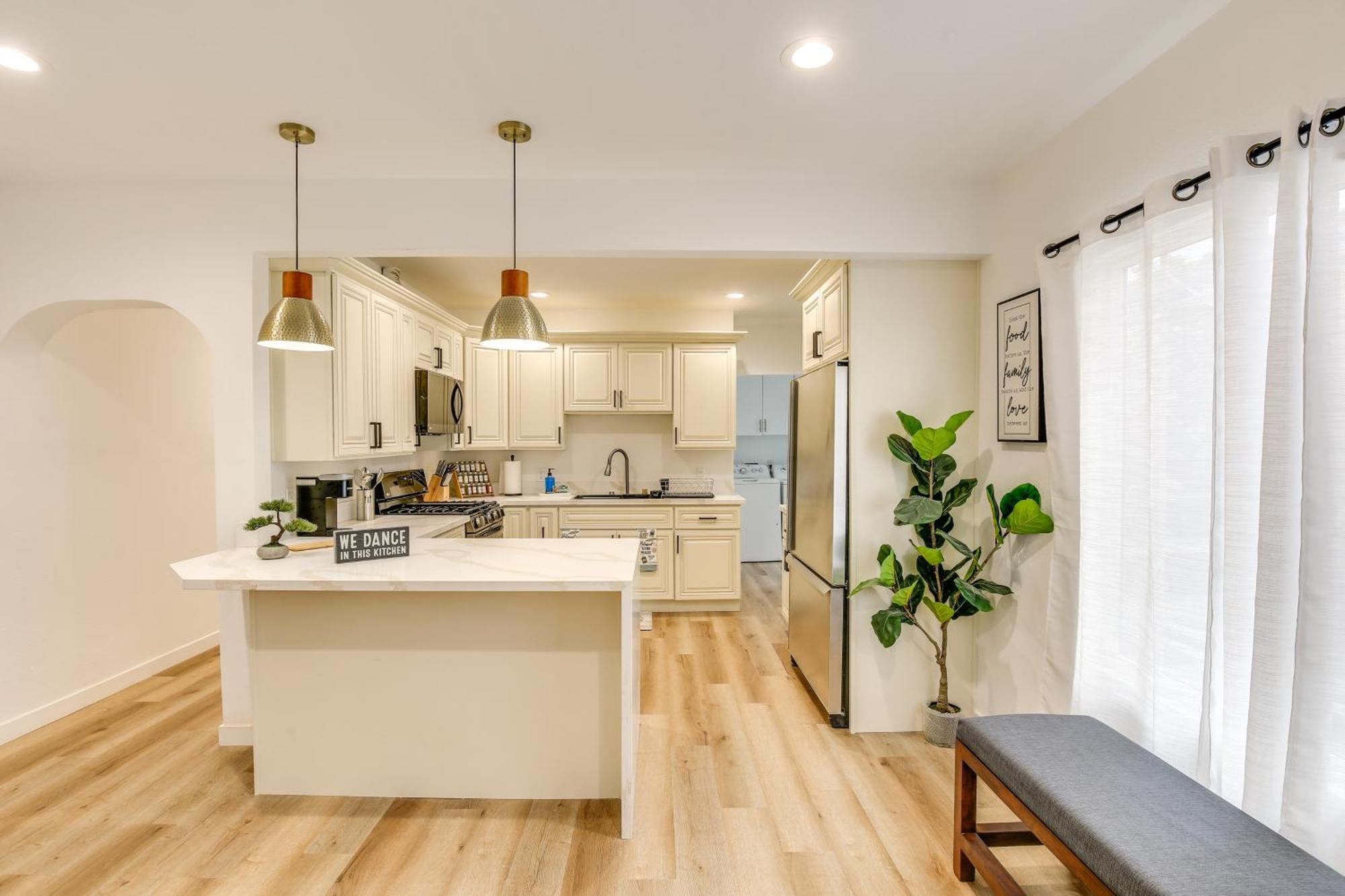 East Angeles - 7 Mi To Downtown! Apartment *