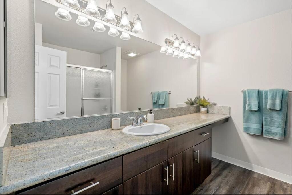 The Diamond Dock - Rare Gem Marina View Pool Jacuzzi Tennis Courts Apartment Los Angeles