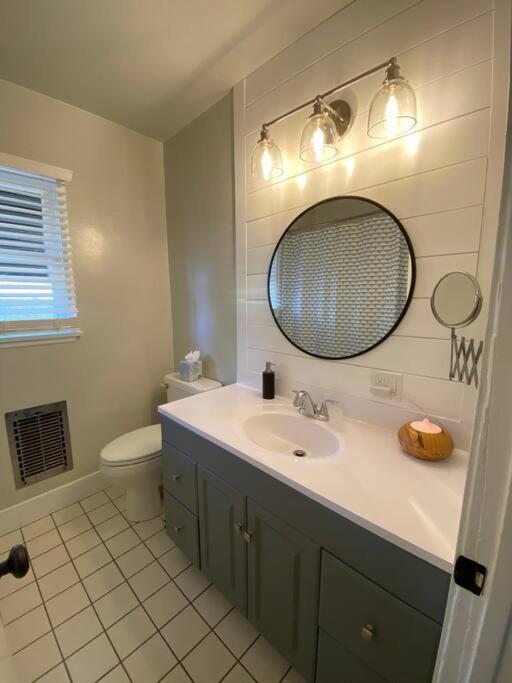Sweet Woodland Hills Holiday home