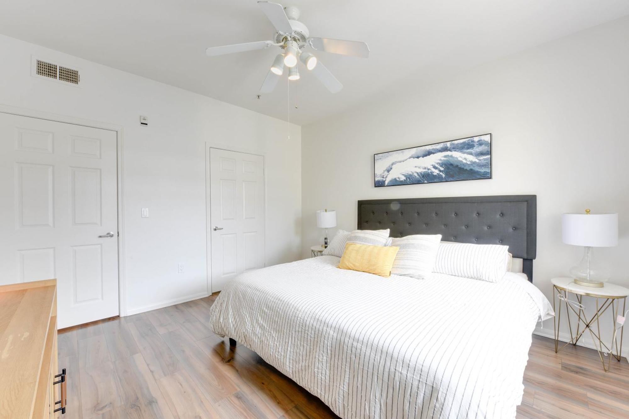 Spacious, Comfortable, And Apartamento Los Angeles