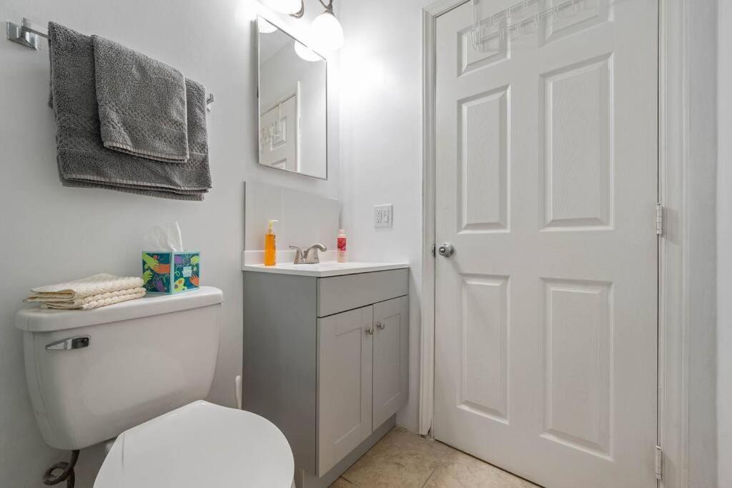 ৎ୭bright & Gorgeous Canoga Park Guesthouseৎ୭ * Los Angeles
