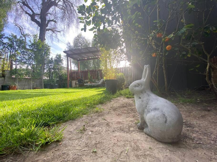 Sweet Woodland Hills * Los Angeles