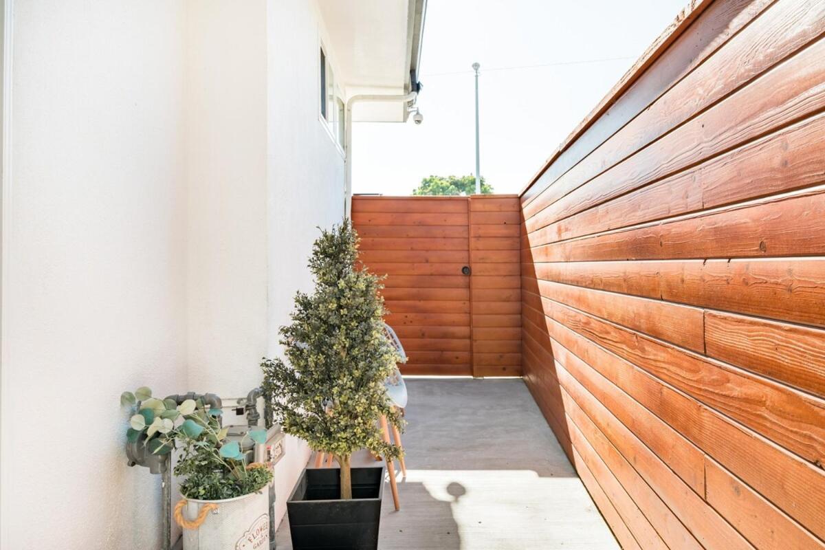 La Huge Mid Century Patio Lax Los Angeles