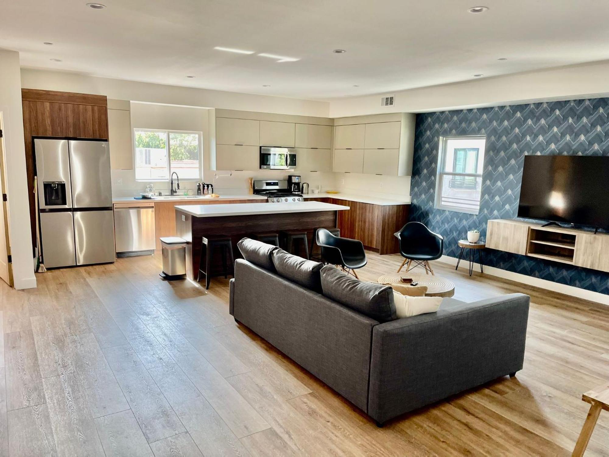 Luxurious Townhome W/3 Master Gated Parking Casa de férias