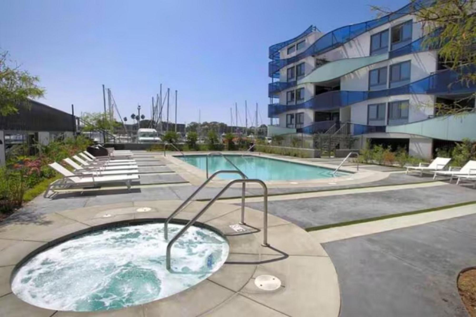 Blue Agate - Seaside Bright 2br With Marina Views Apartment Los Angeles