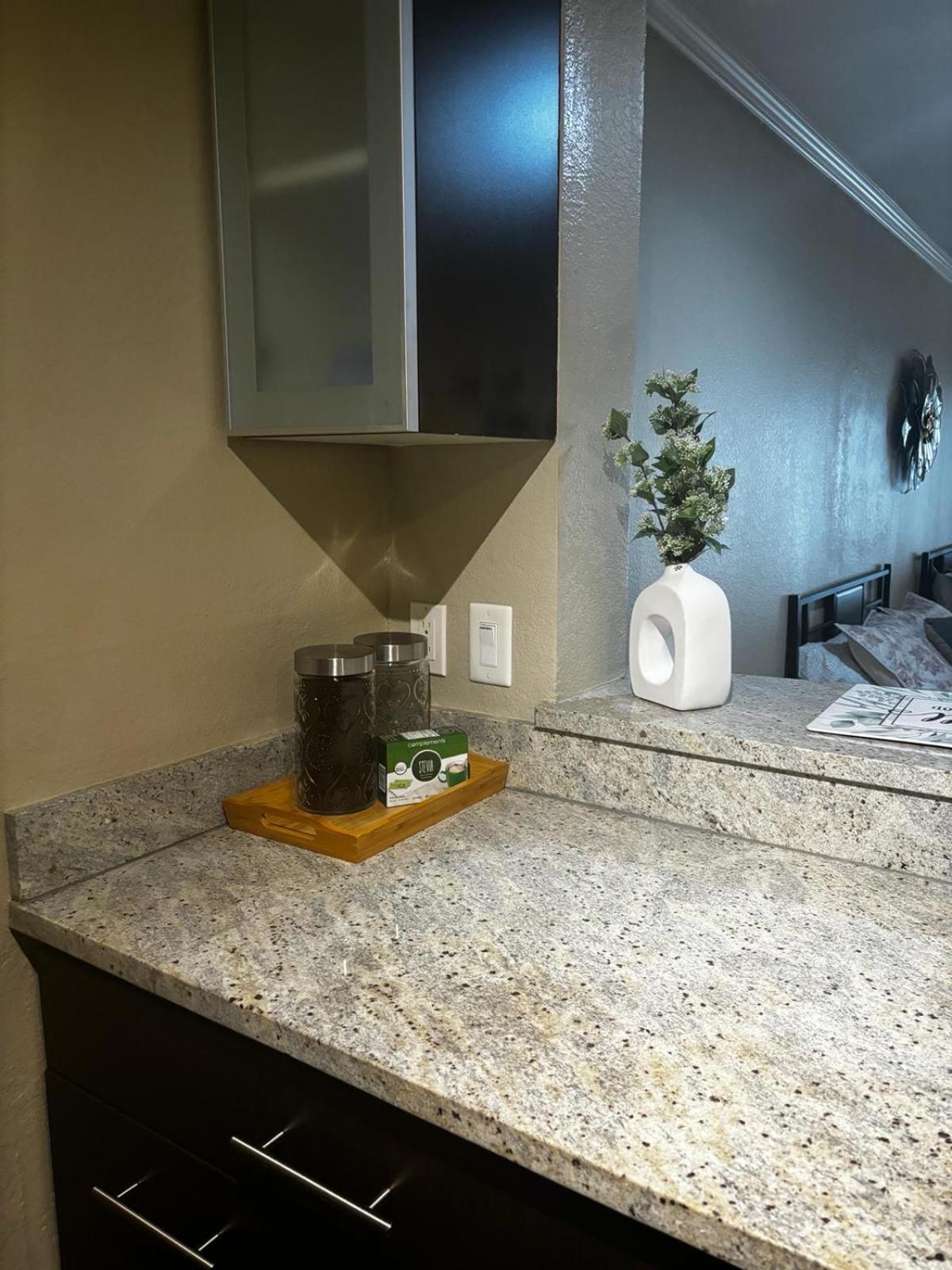 Apartment Sweet Universal Loft Free Parking And Wifi Los Angeles