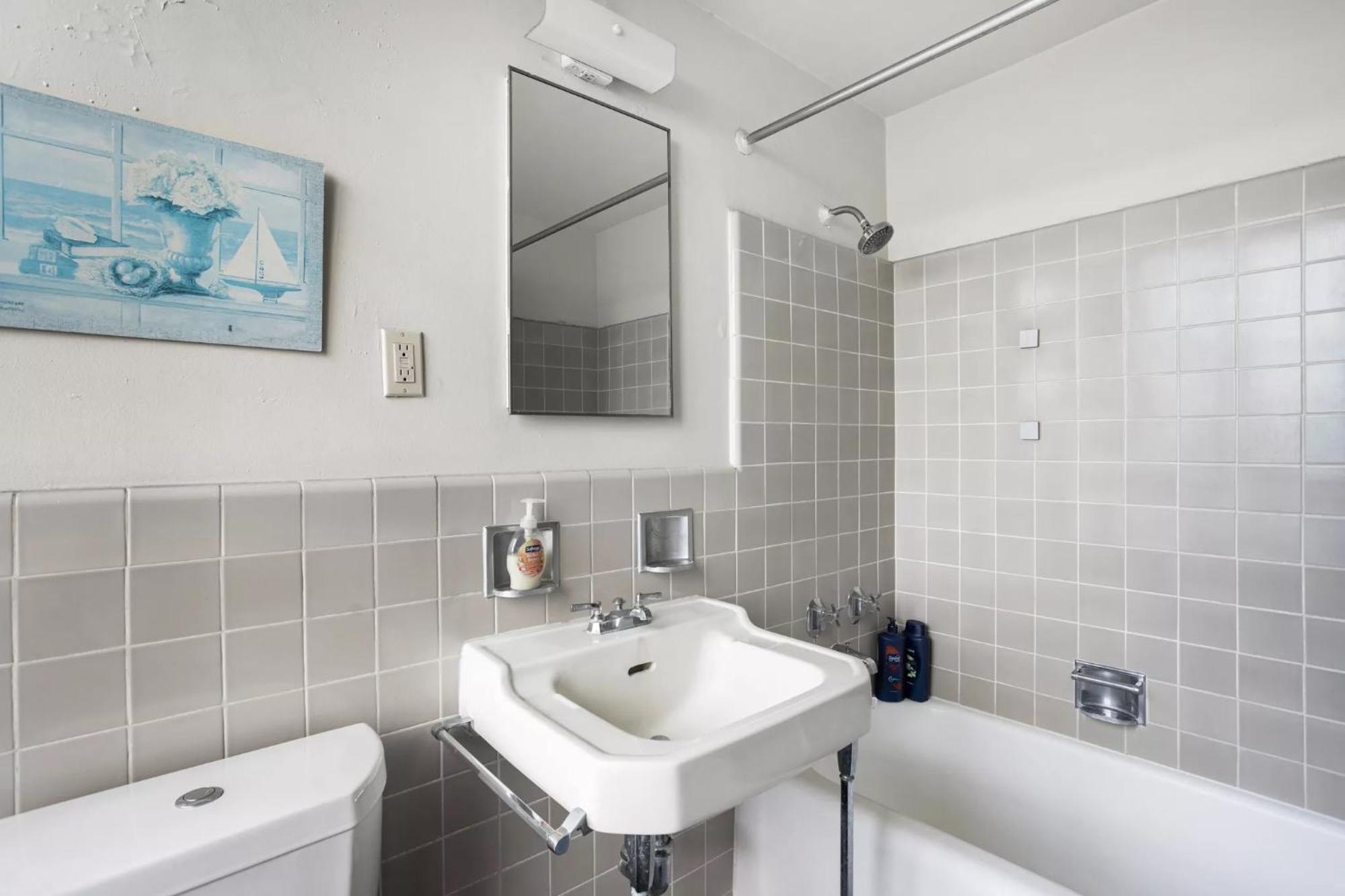 Spacious 2 Bedroom 2 Bathroom Unit Great Location Aparthotel Los Angeles