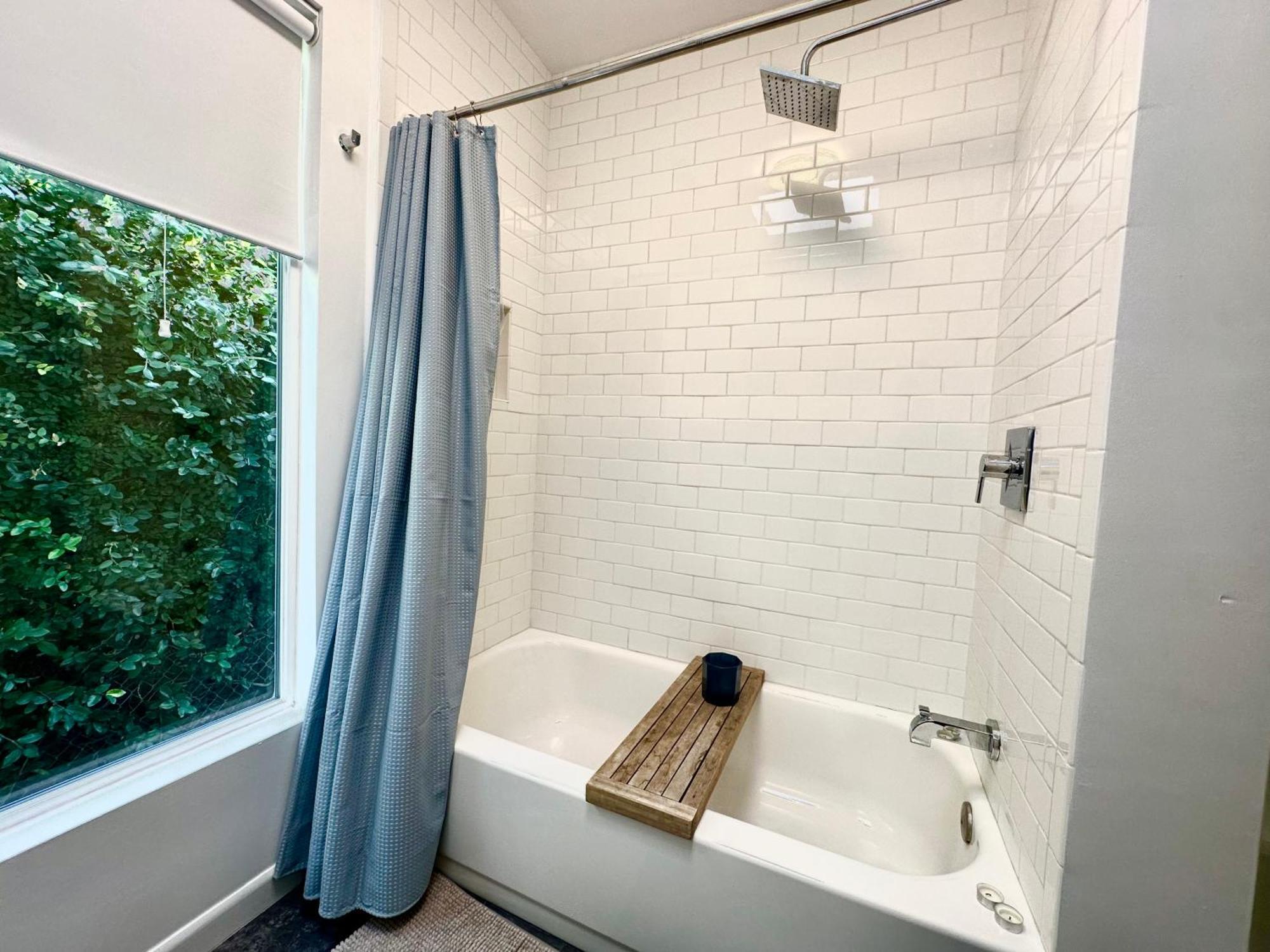 Spacious Getaway @ Echo Park Ranch - Luxury Indoor/ Outdoor Steps From Sunset Blvd, Echo Park Lake, Dodgers Stadium Los Angeles