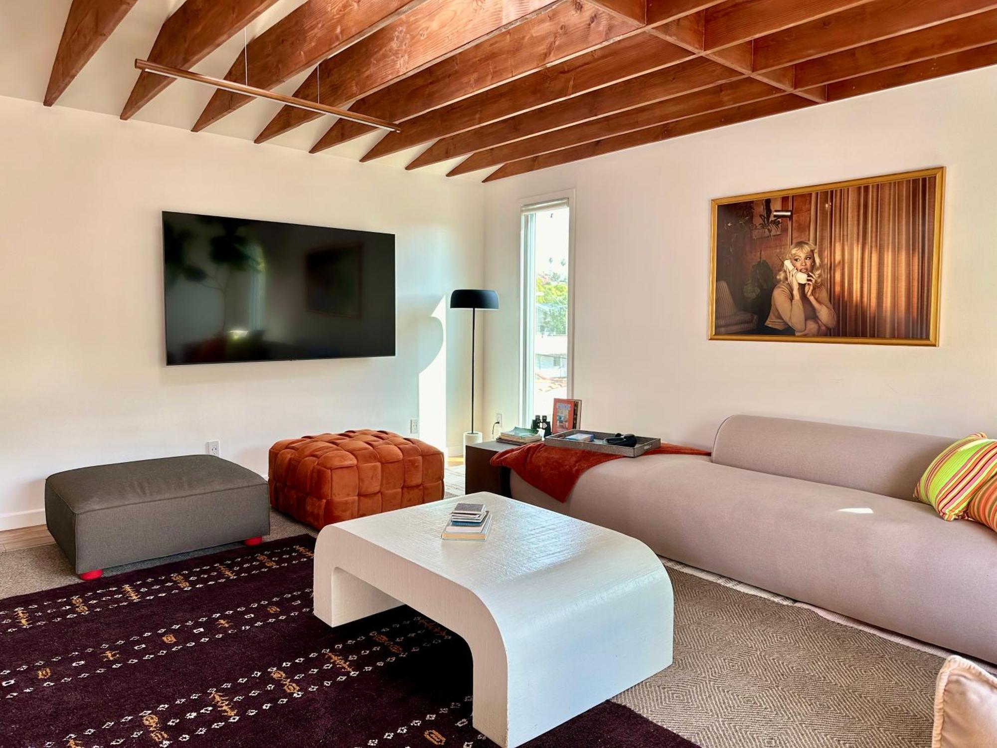 Spacious Getaway @ Echo Park Ranch - Luxury Indoor/ Outdoor Steps From Sunset Blvd, Echo Park Lake, Dodgers Stadium