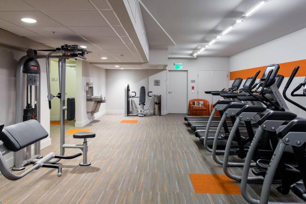 Apartment Super Quiet In Full Service Bldg Near Ucla *