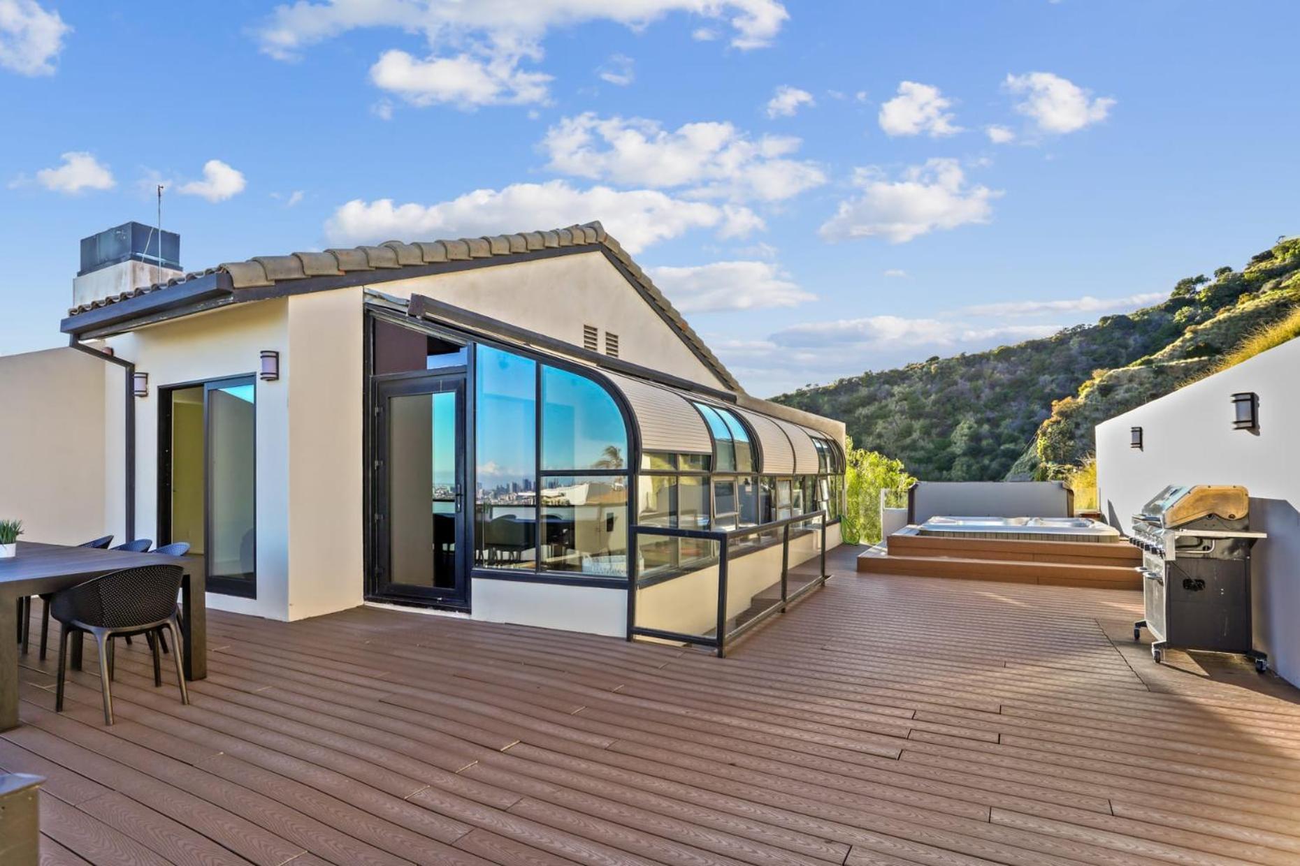 New Listing Stunning Jetliner View Private *