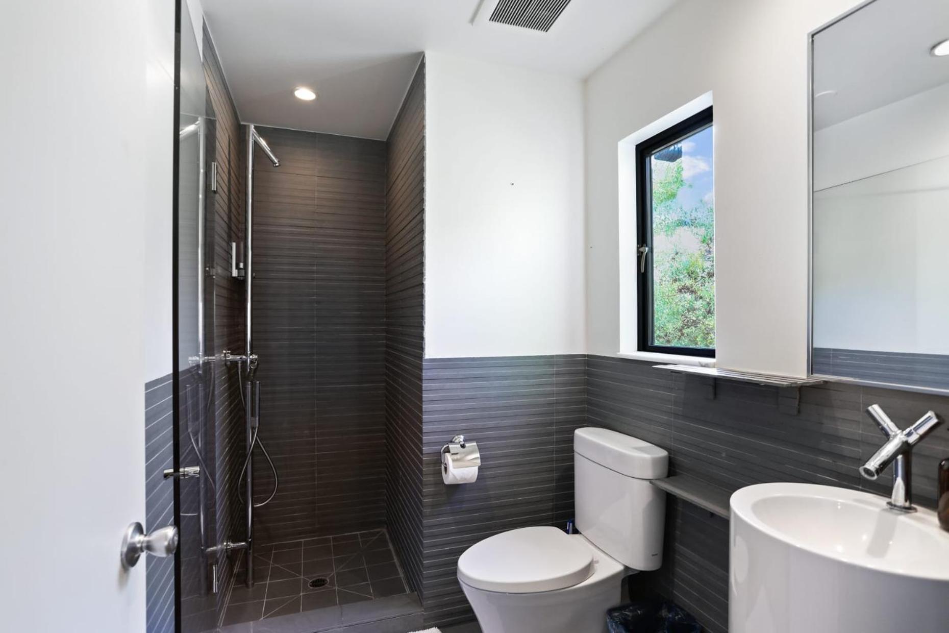 New Listing Stunning Jetliner View Private Villa Los Angeles
