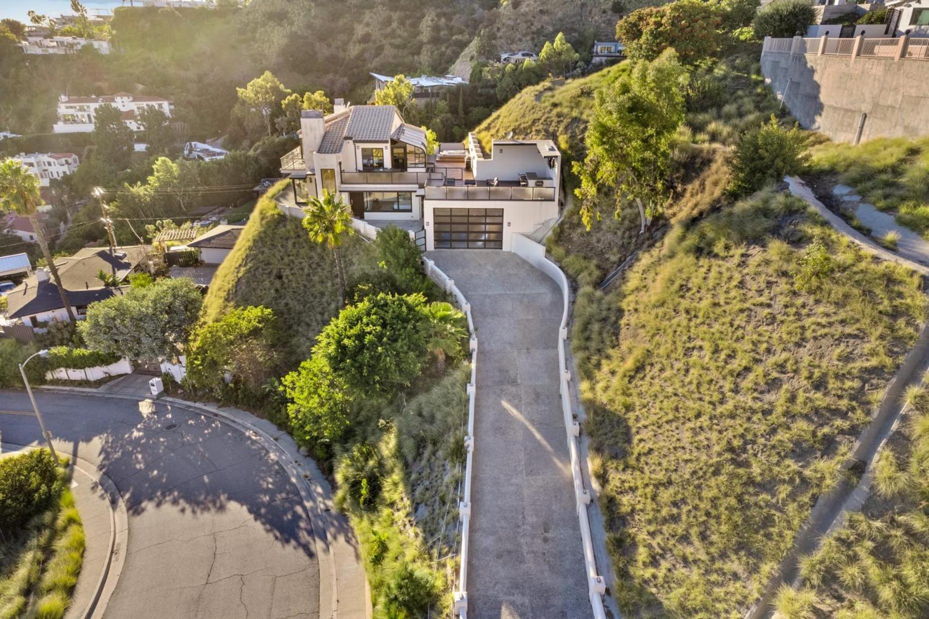 New Listing Stunning Jetliner View Private Los Angeles