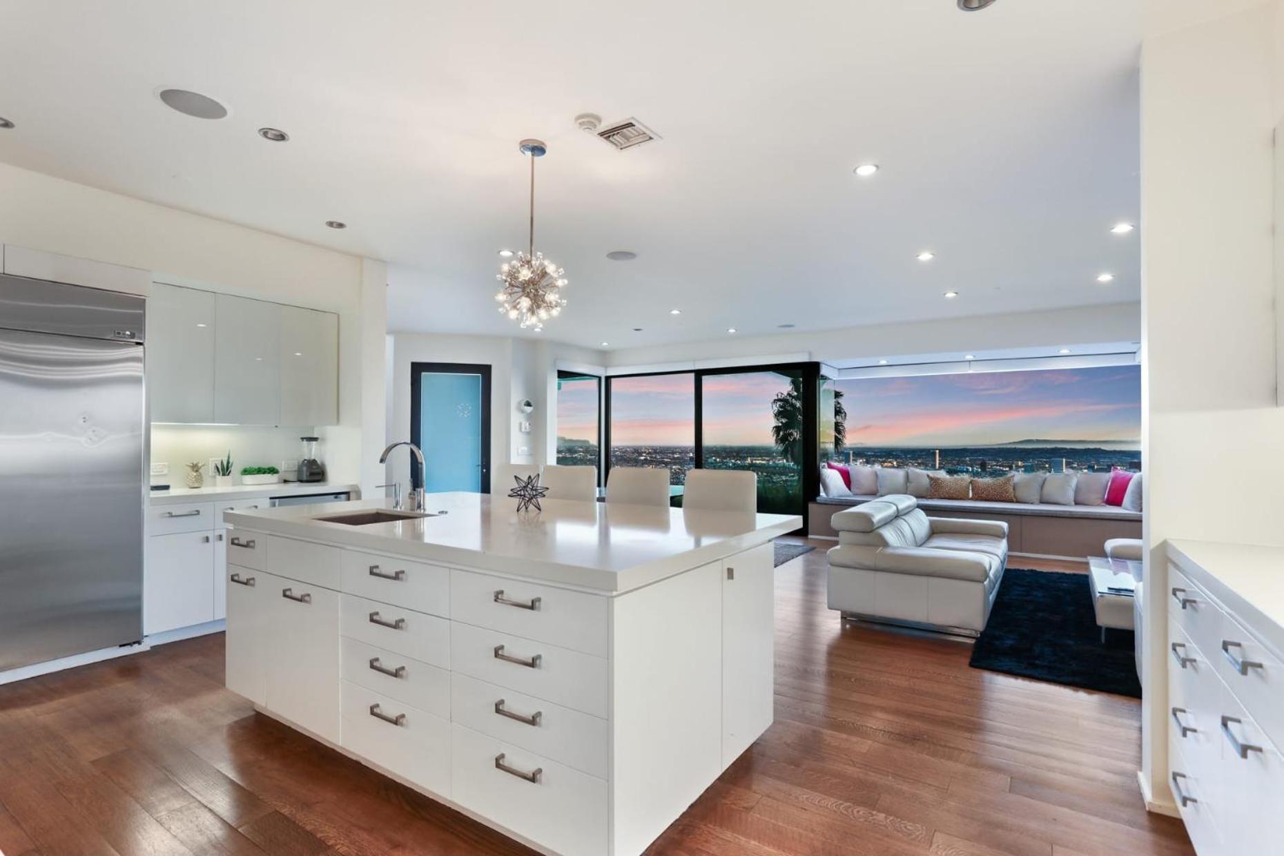 New Listing Stunning Jetliner View Private Villa