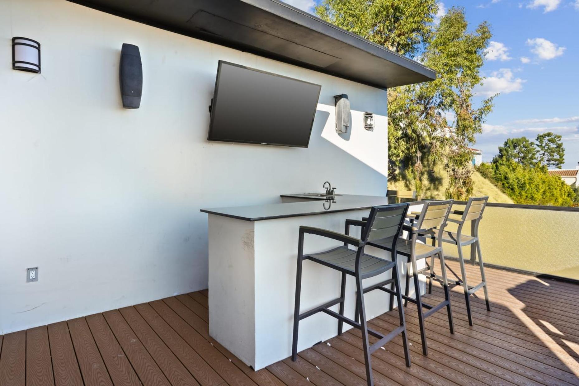 Villa New Listing Stunning Jetliner View Private *