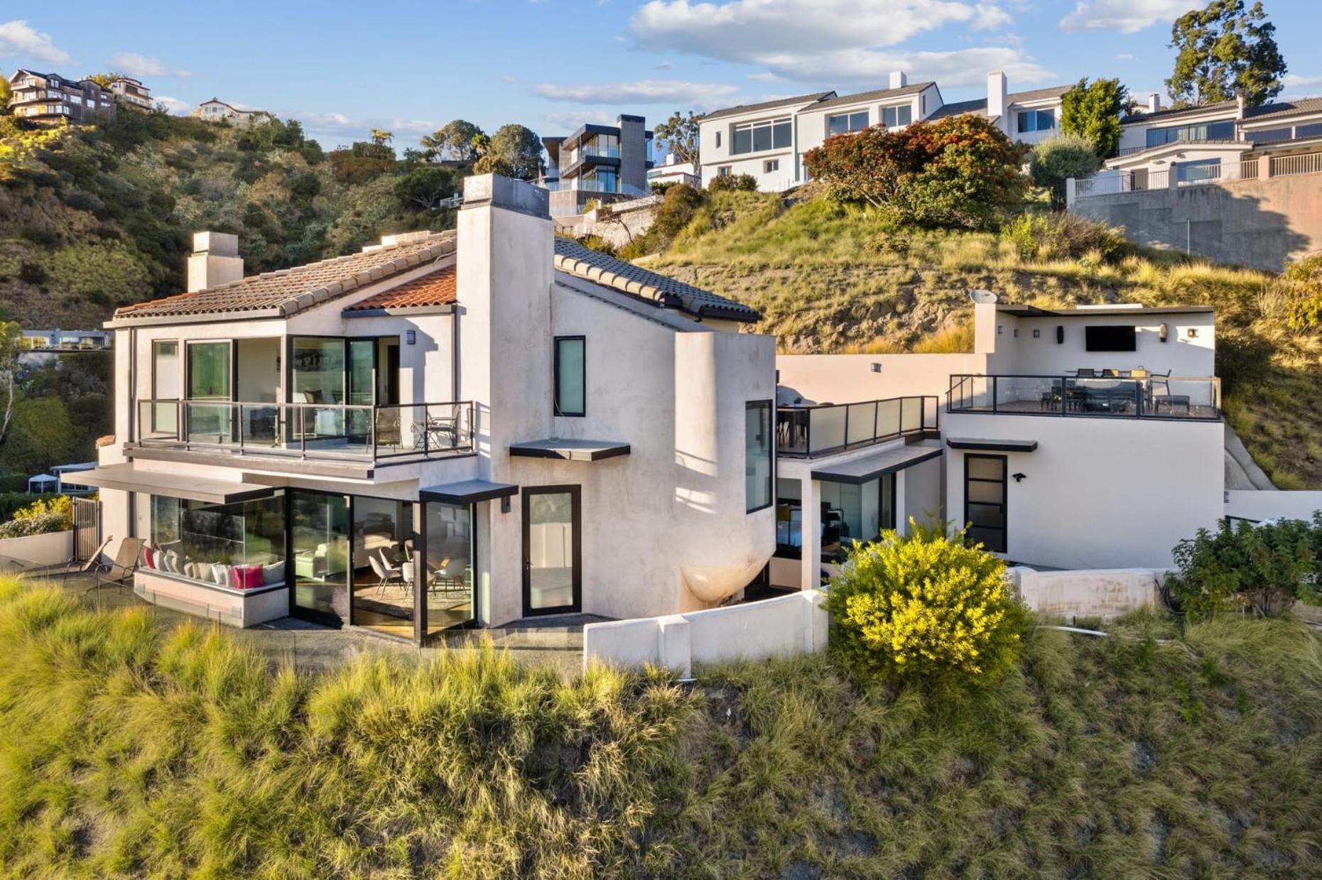 New Listing Stunning Jetliner View Private Los Angeles