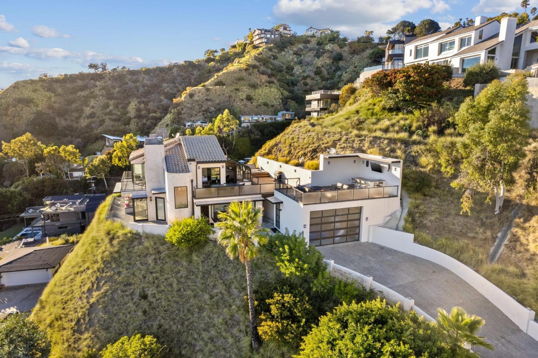 Villa New Listing Stunning Jetliner View Private *