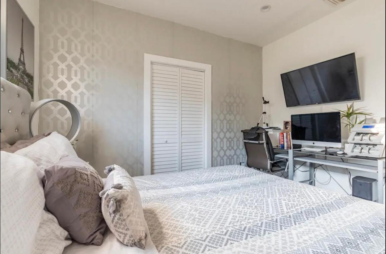 Holiday home Gorgeous Dtla W/ View + Hot Tub! *