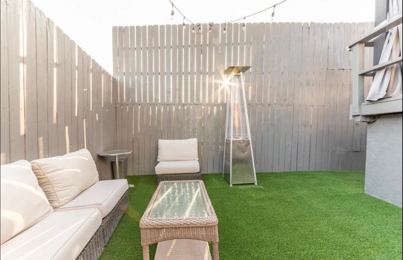 Gorgeous Dtla W/ View + Hot Tub! *