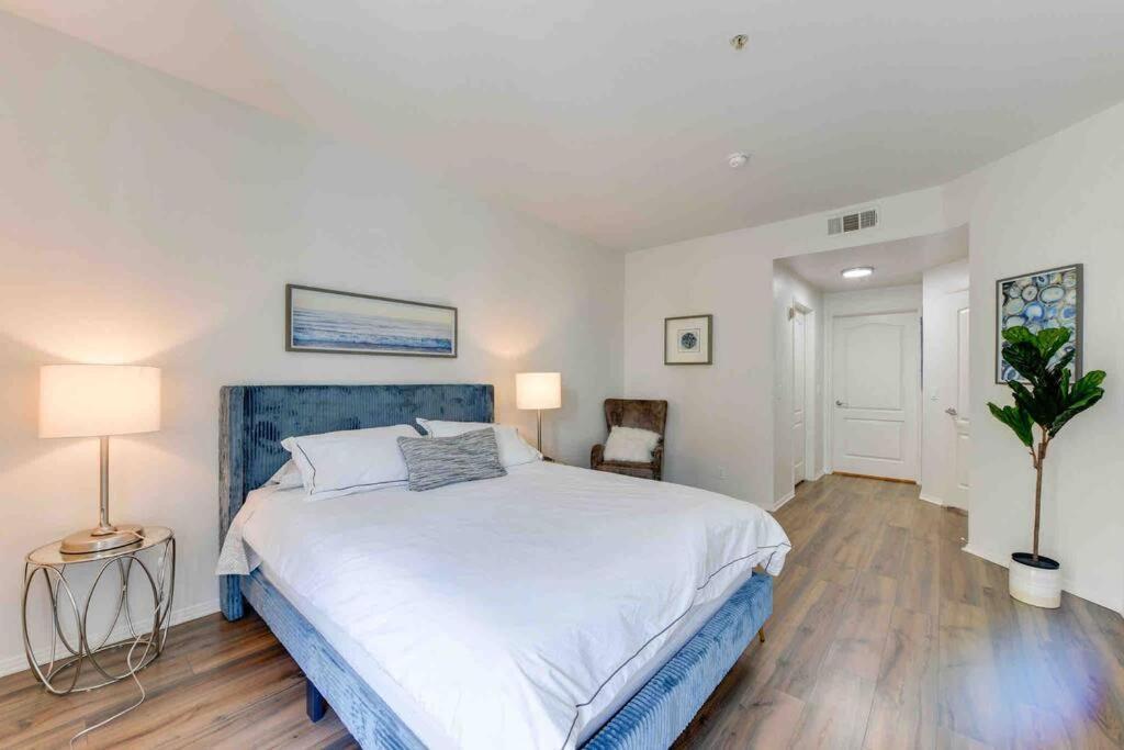 Nautical 2 Bedroom In The Of Heart Marina Del Rey *
