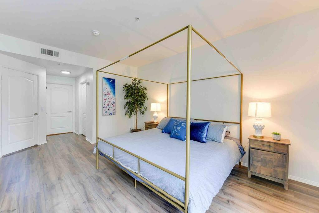 Nautical 2 Bedroom In The Of Heart Marina Del Rey