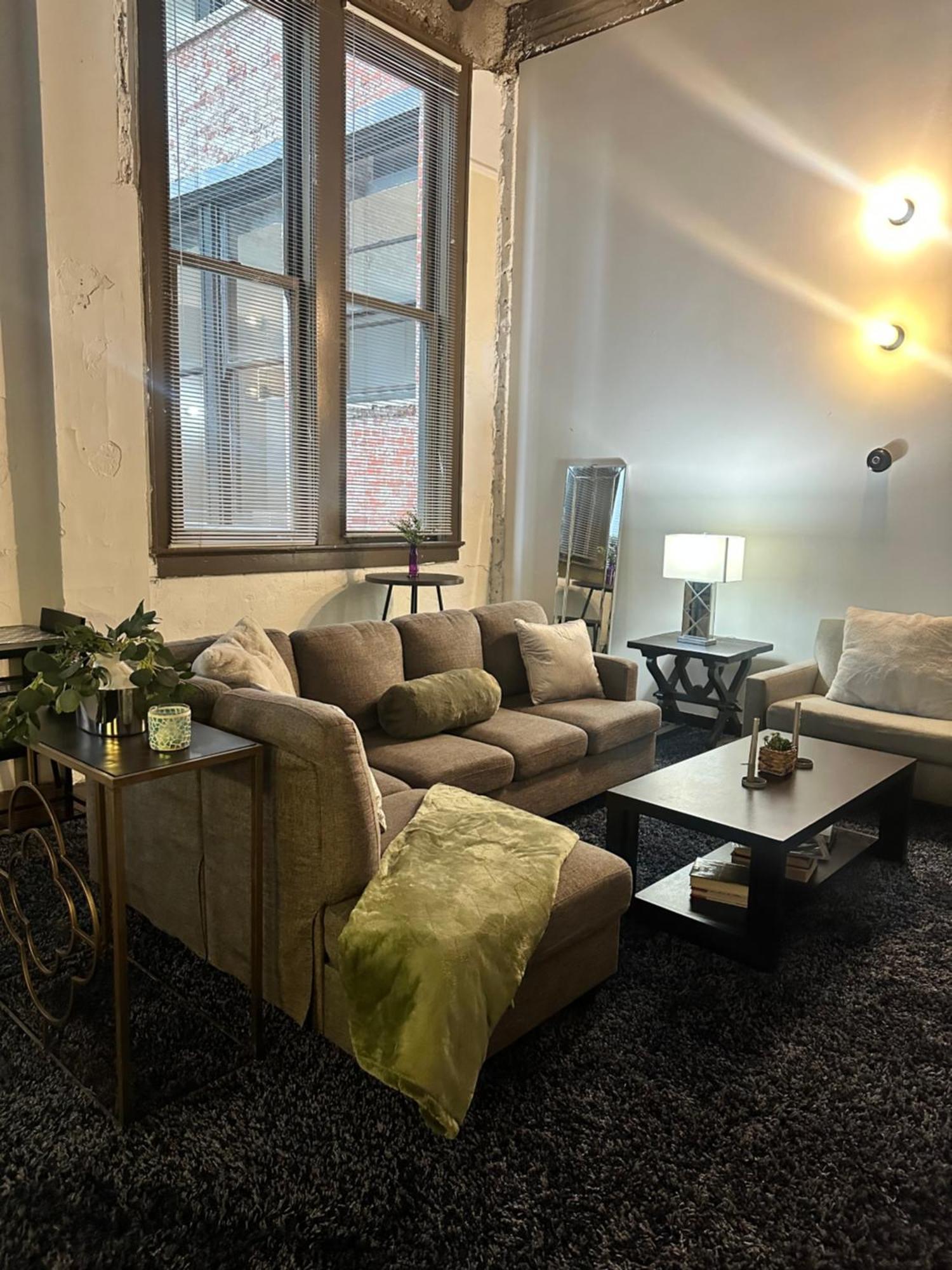 The Continental Dtla Loft Los Angeles