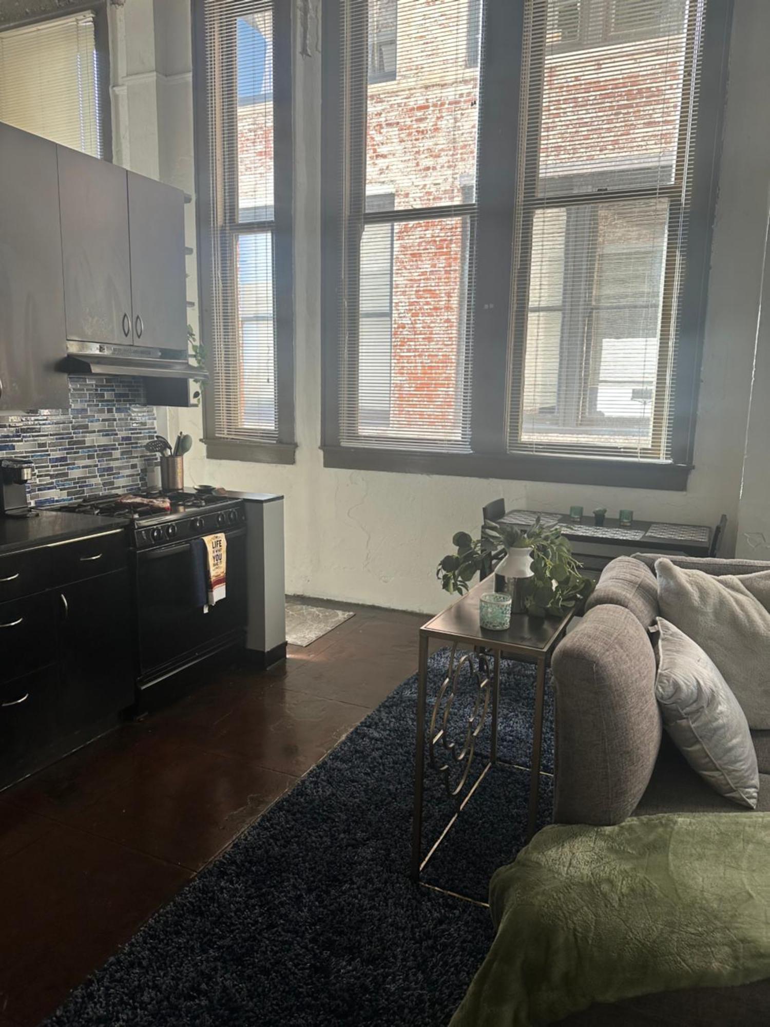 The Continental Dtla Loft *