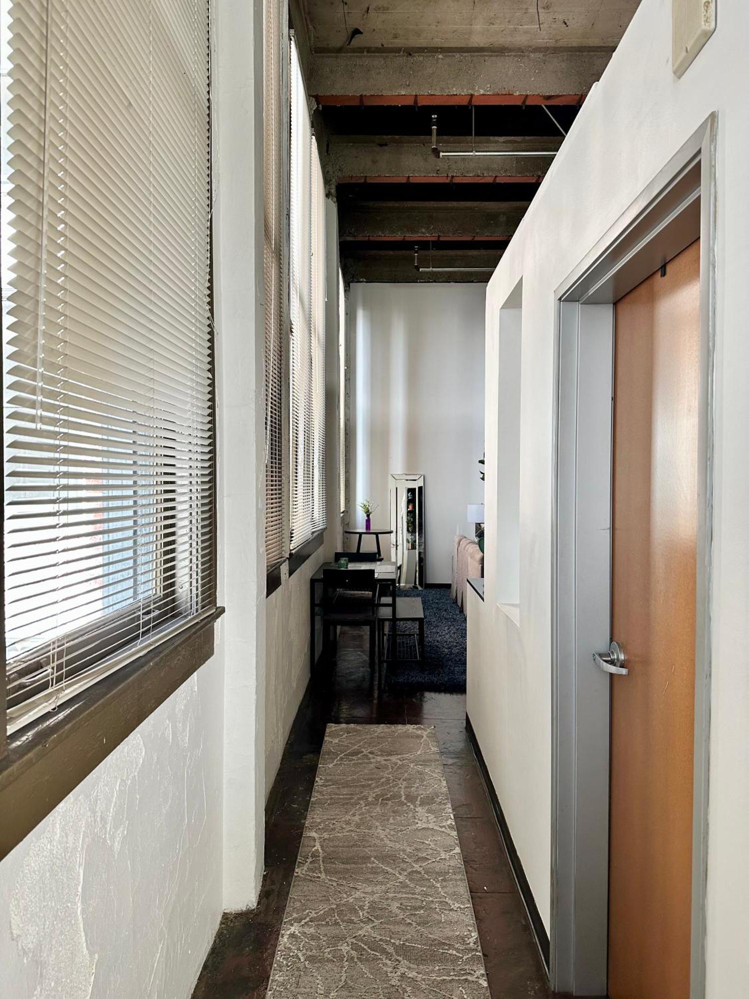 The Continental Dtla Loft Acomodação com café da manhã  Los Angeles