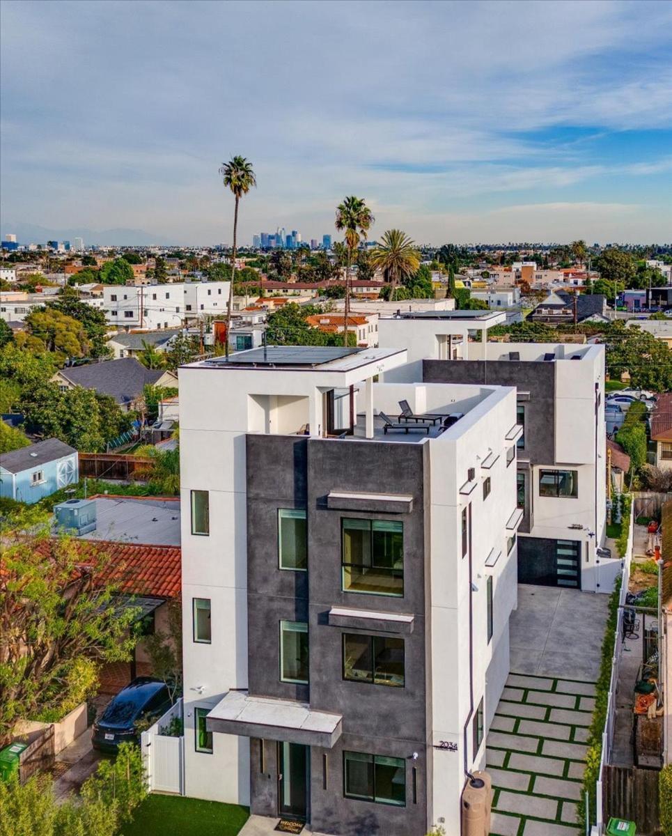 Brand New Modern 4 Bedroom House Pickfair Village * Los Angeles
