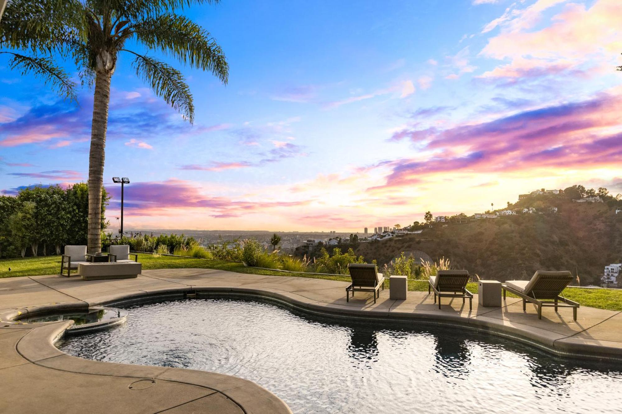 Hollywood Hills Luxury Modern With Pool & Sunset Views Pousada