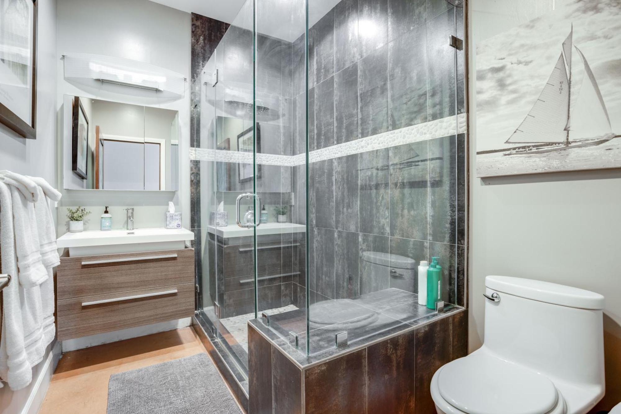 Fabulous For Families & Business 5/3 + 1/1 Los Angeles