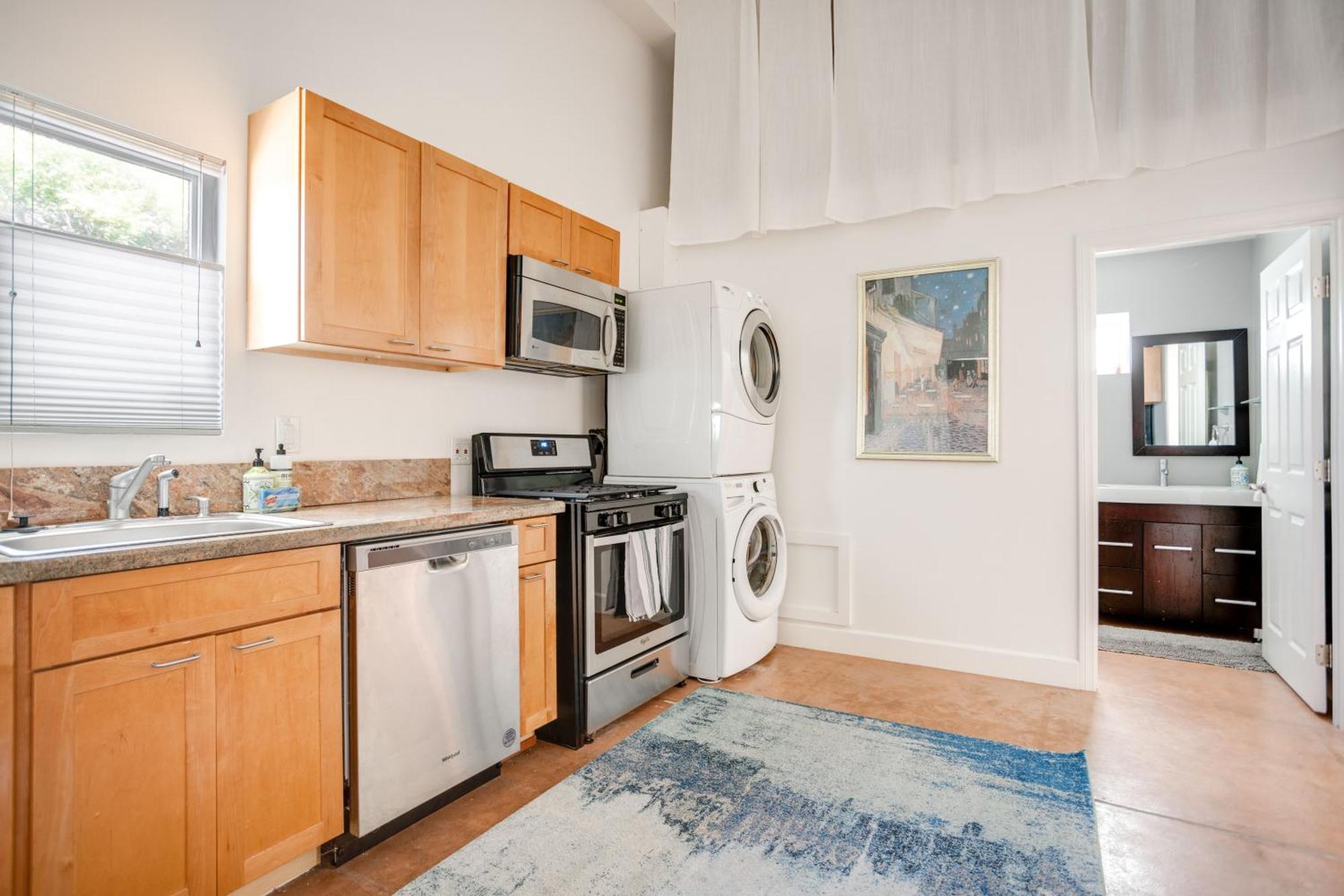 Fabulous For Families & Business 5/3 + 1/1 * Los Angeles