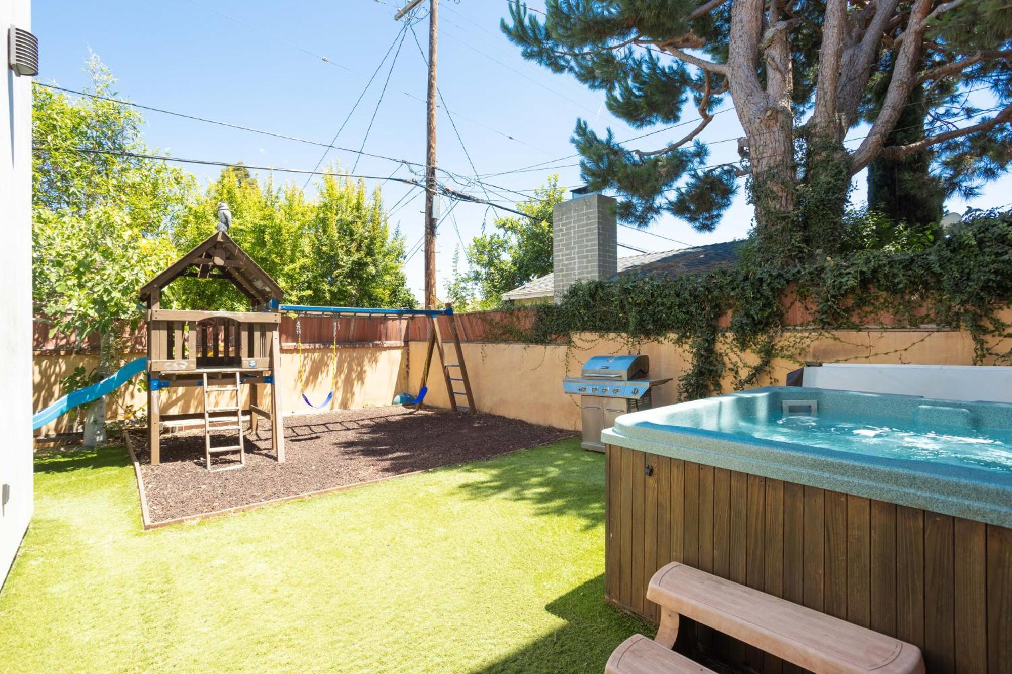 Fabulous For Families & Business 5/3 + 1/1 Los Angeles