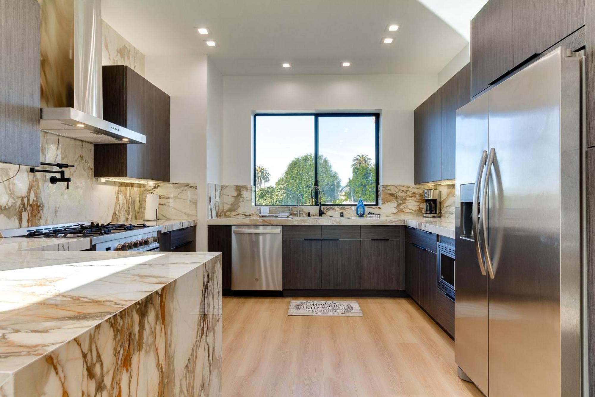 Holiday home Brand New Modern 4 Bedroom House Pickfair Village Los Angeles