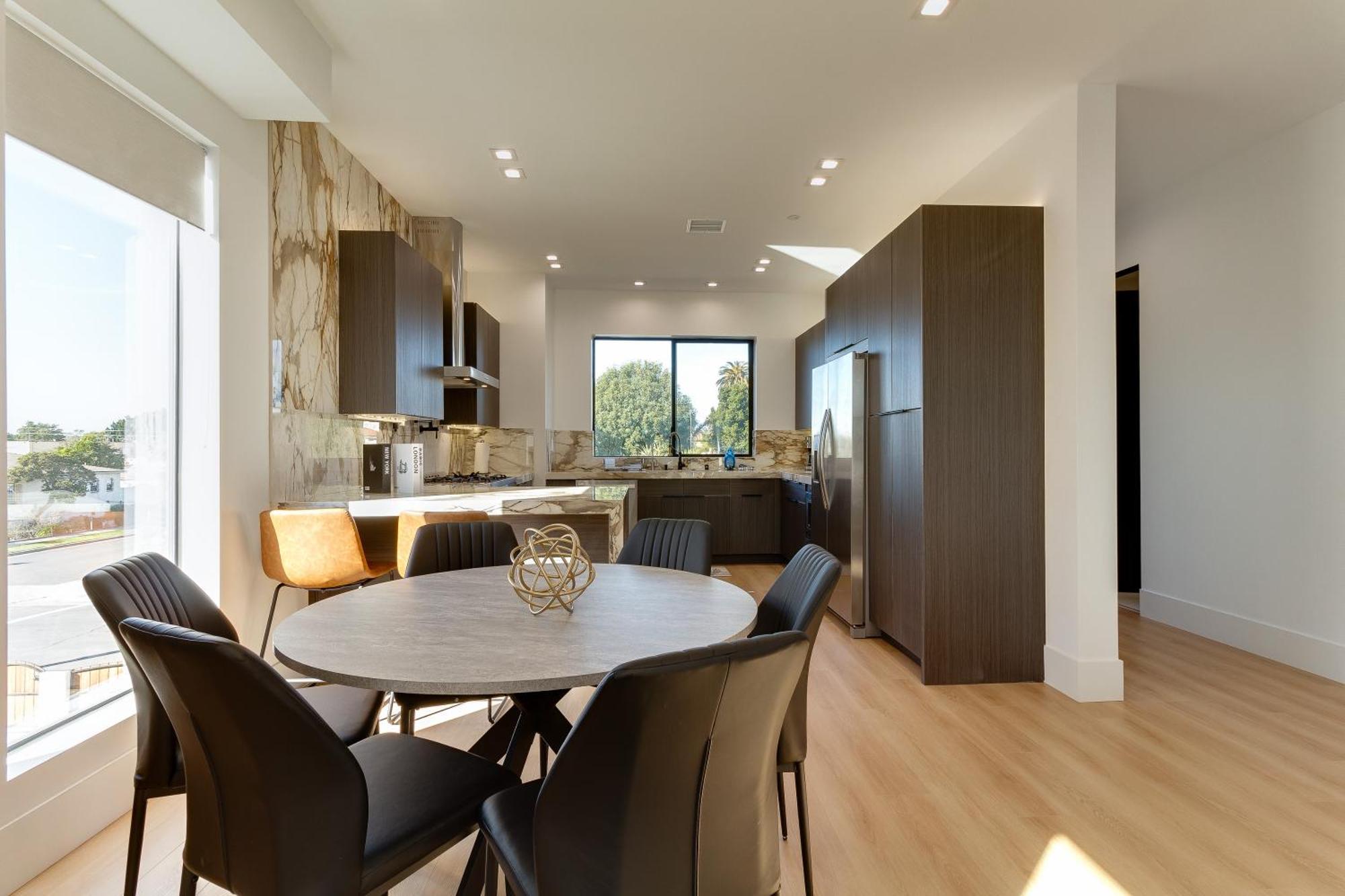 Holiday home Brand New Modern 4 Bedroom House Pickfair Village *