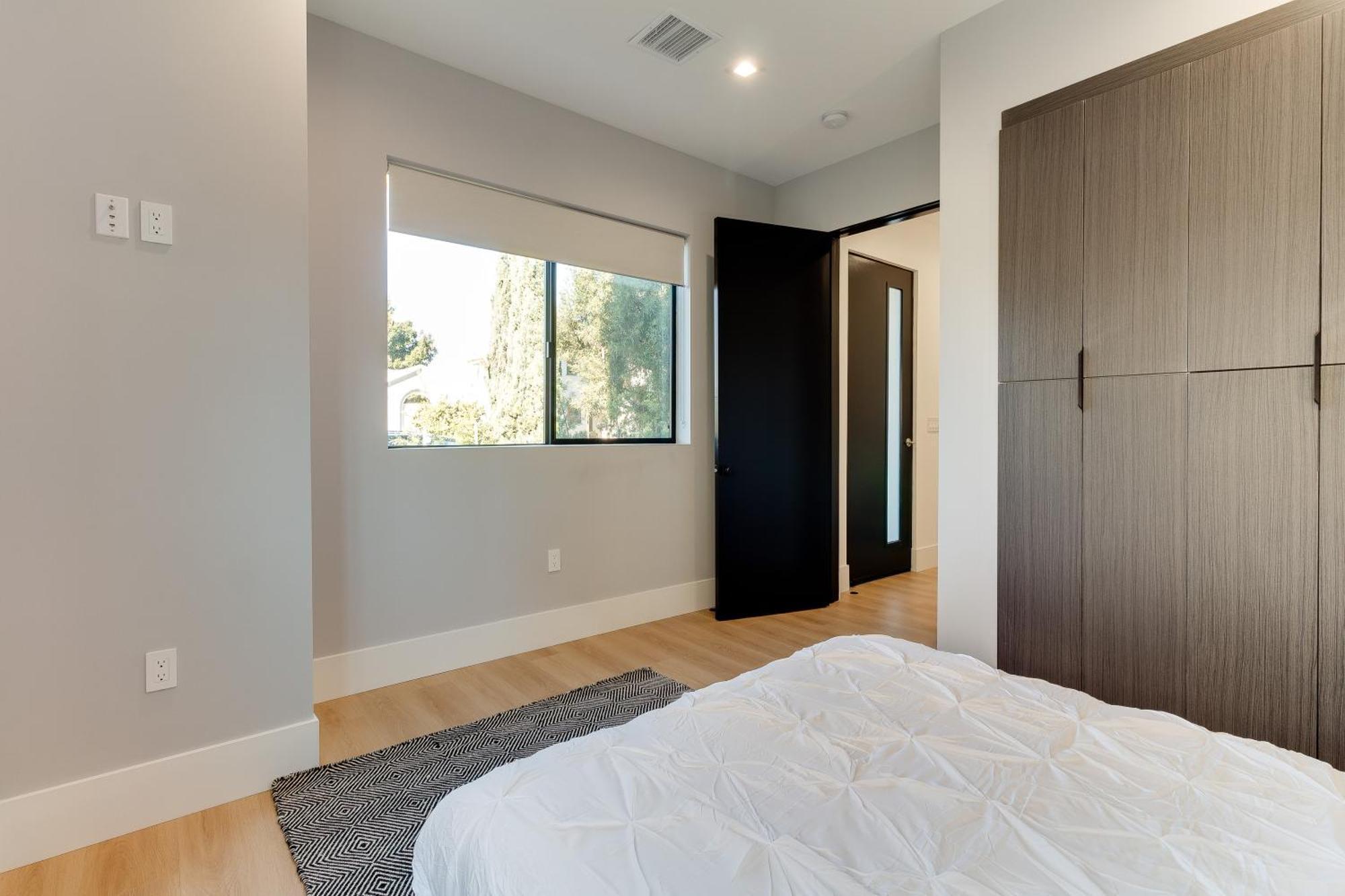 Brand New Modern 4 Bedroom House Pickfair Village Holiday home Los Angeles