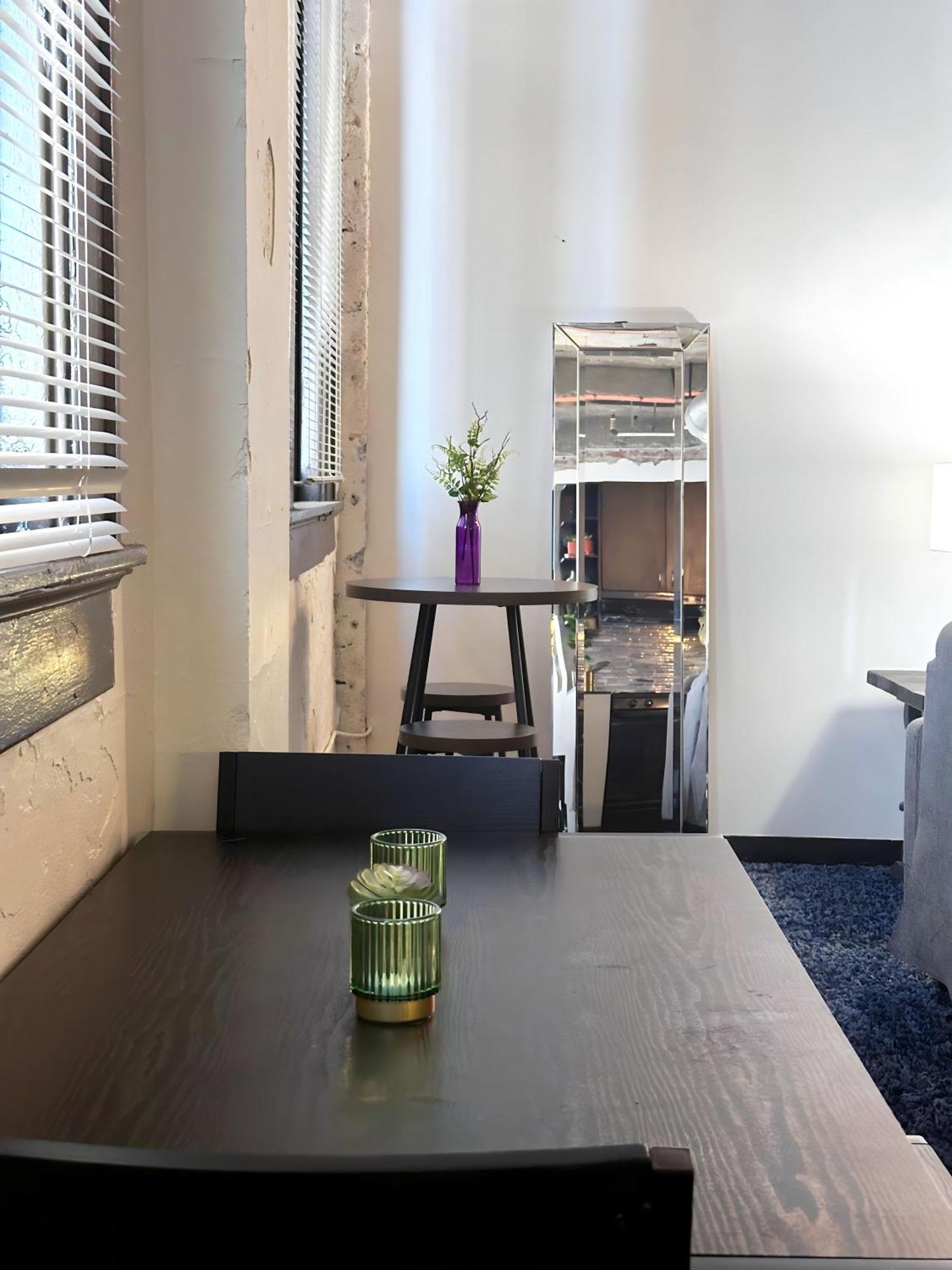 The Continental Dtla Loft