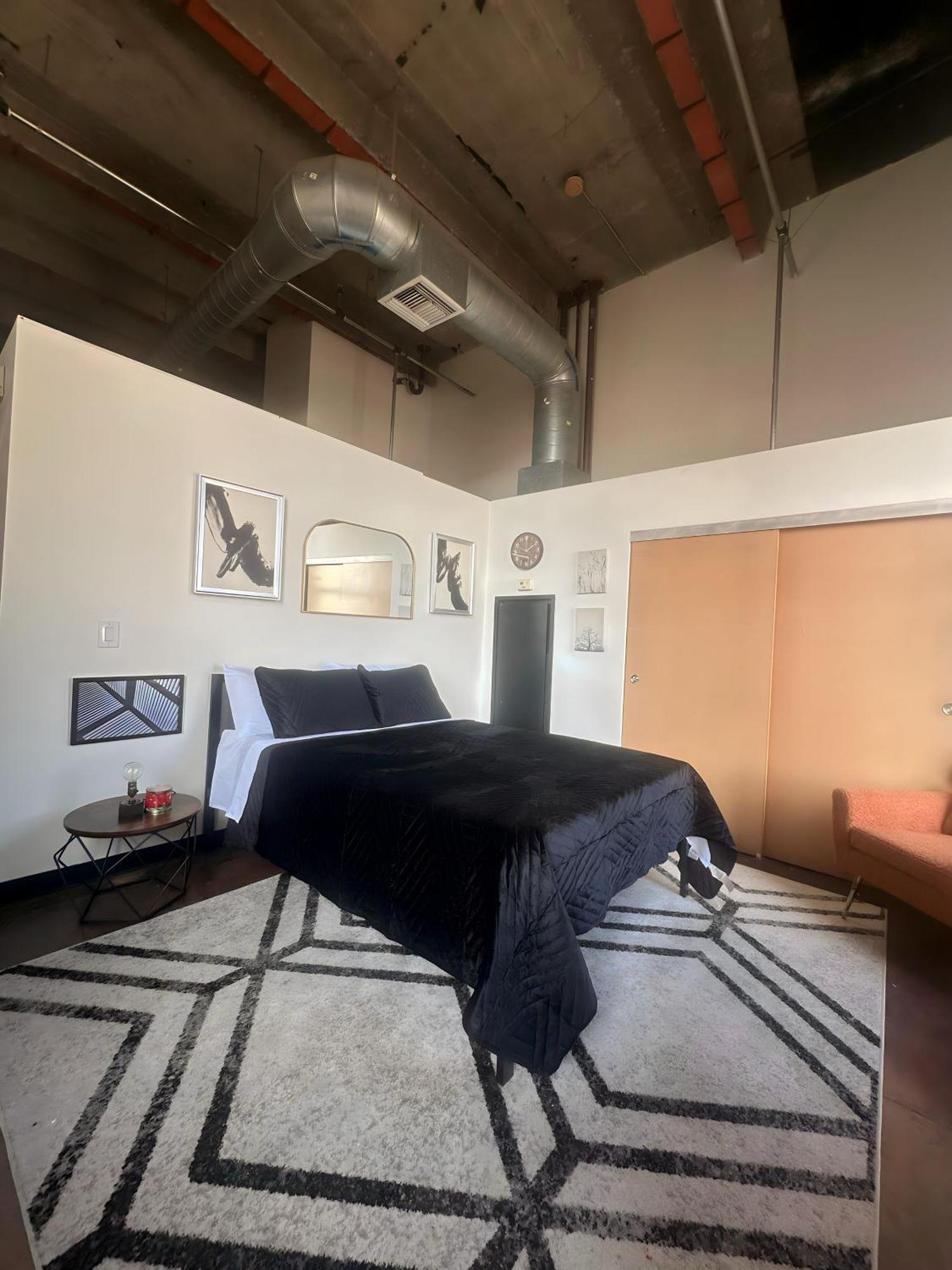 Acomodação com café da manhã  The Continental Dtla Loft *