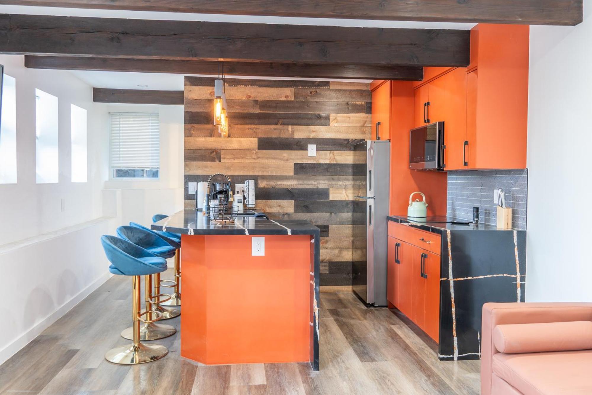 Beautiful Hillside Apartment *