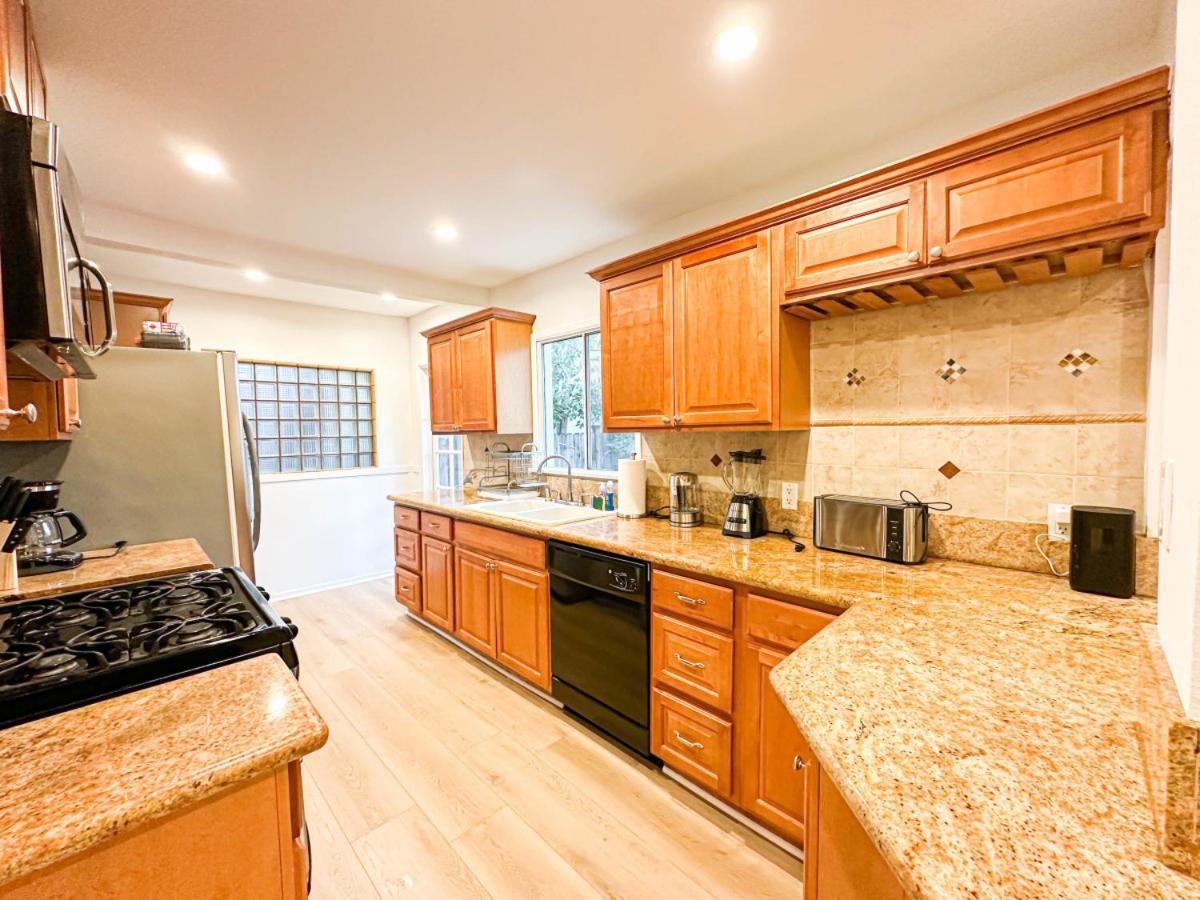 Beverly Hills-neighboring 2-br - Doh1