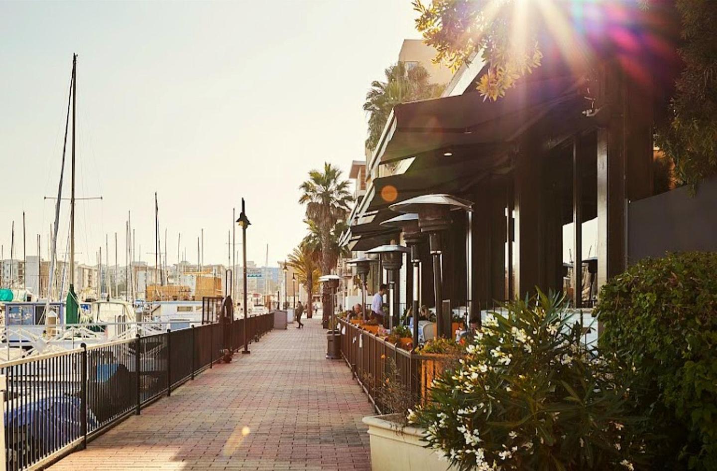Luxury Space In The Marina *
