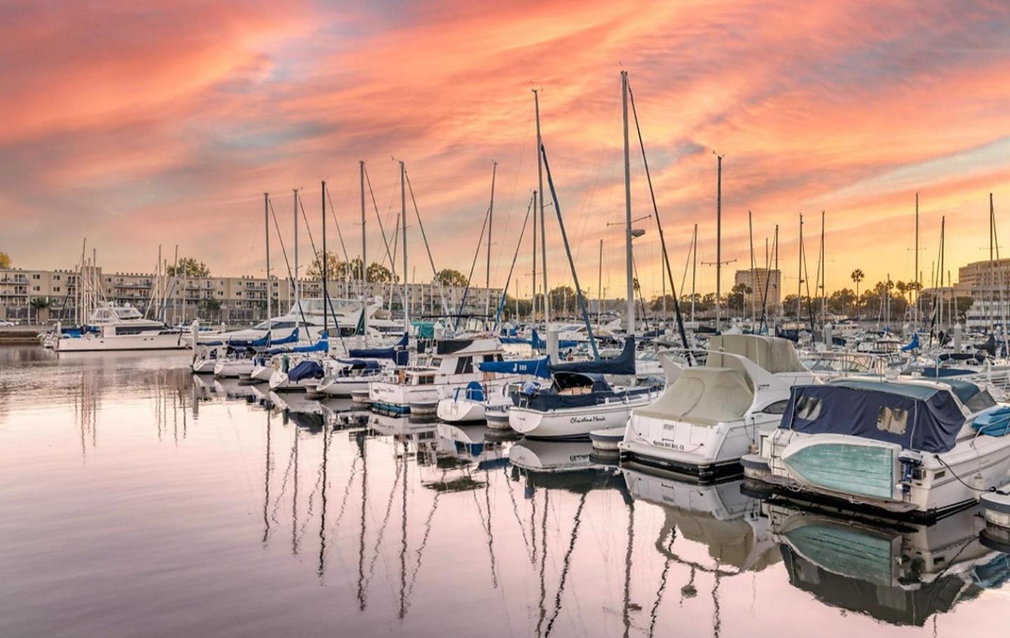 Hotel Luxury Space In The Marina