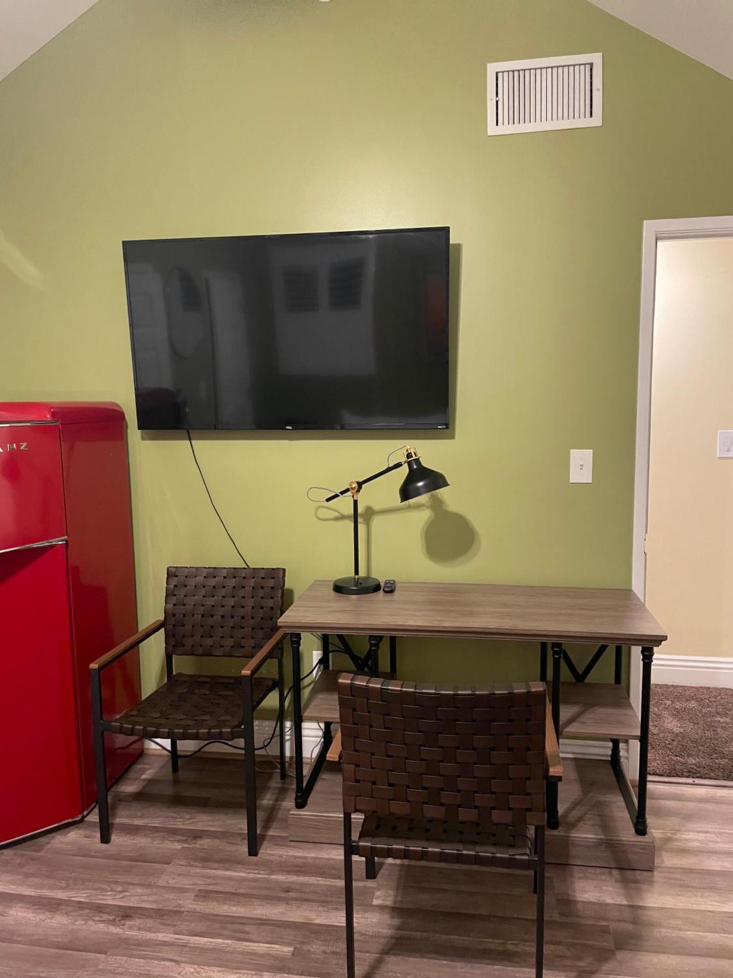 Homestay Private La Oasis: Usc-adjacent Comfort With Full Amenities