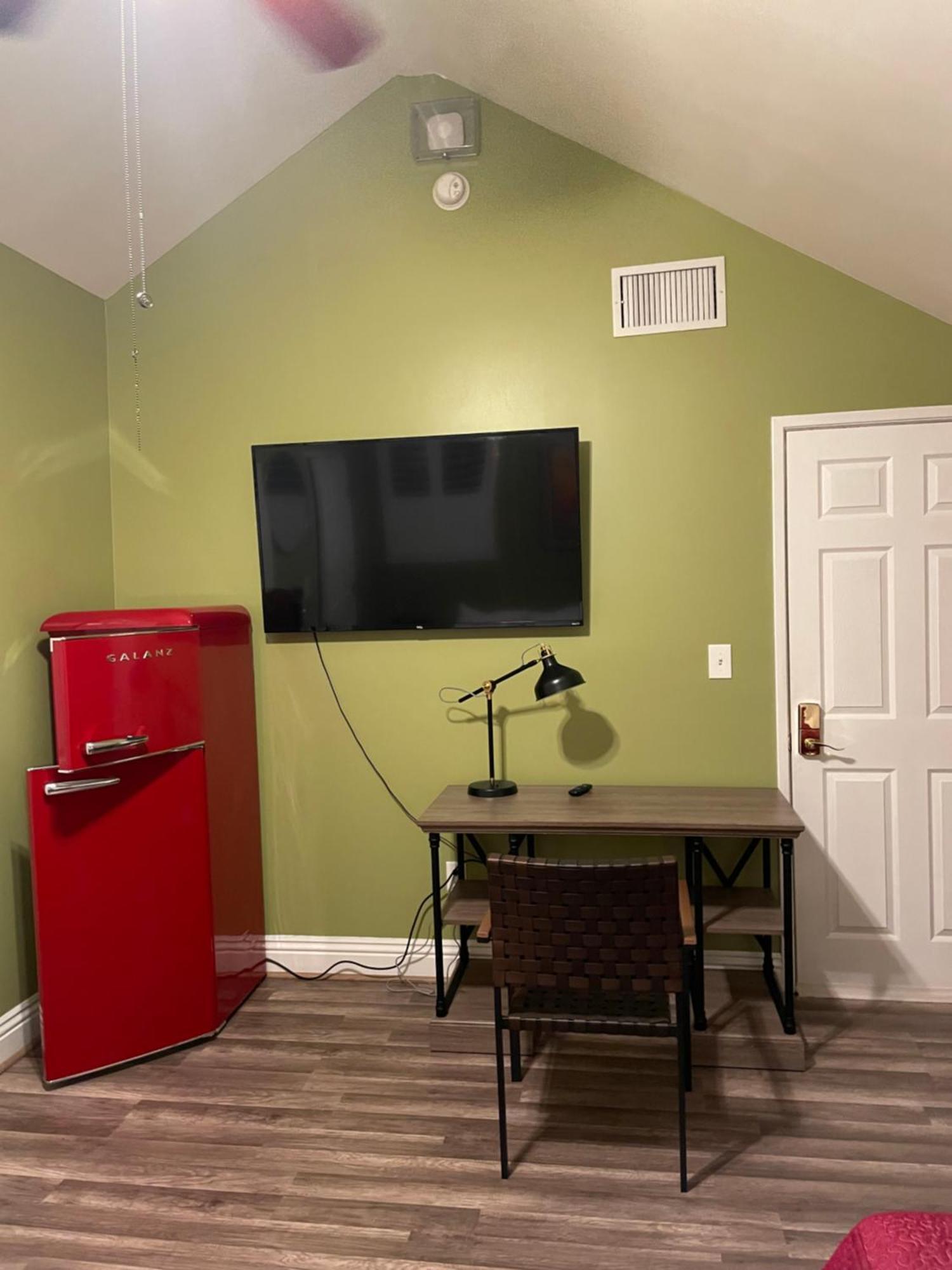Homestay Private La Oasis: Usc-adjacent Comfort With Full Amenities Los Angeles