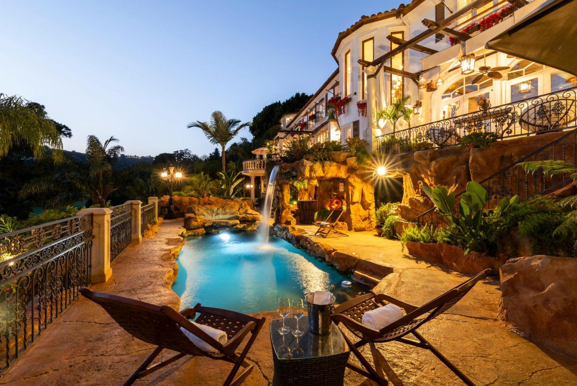 Villa Bel Air Luxury 6 Bedrooms Entire House Angeles *