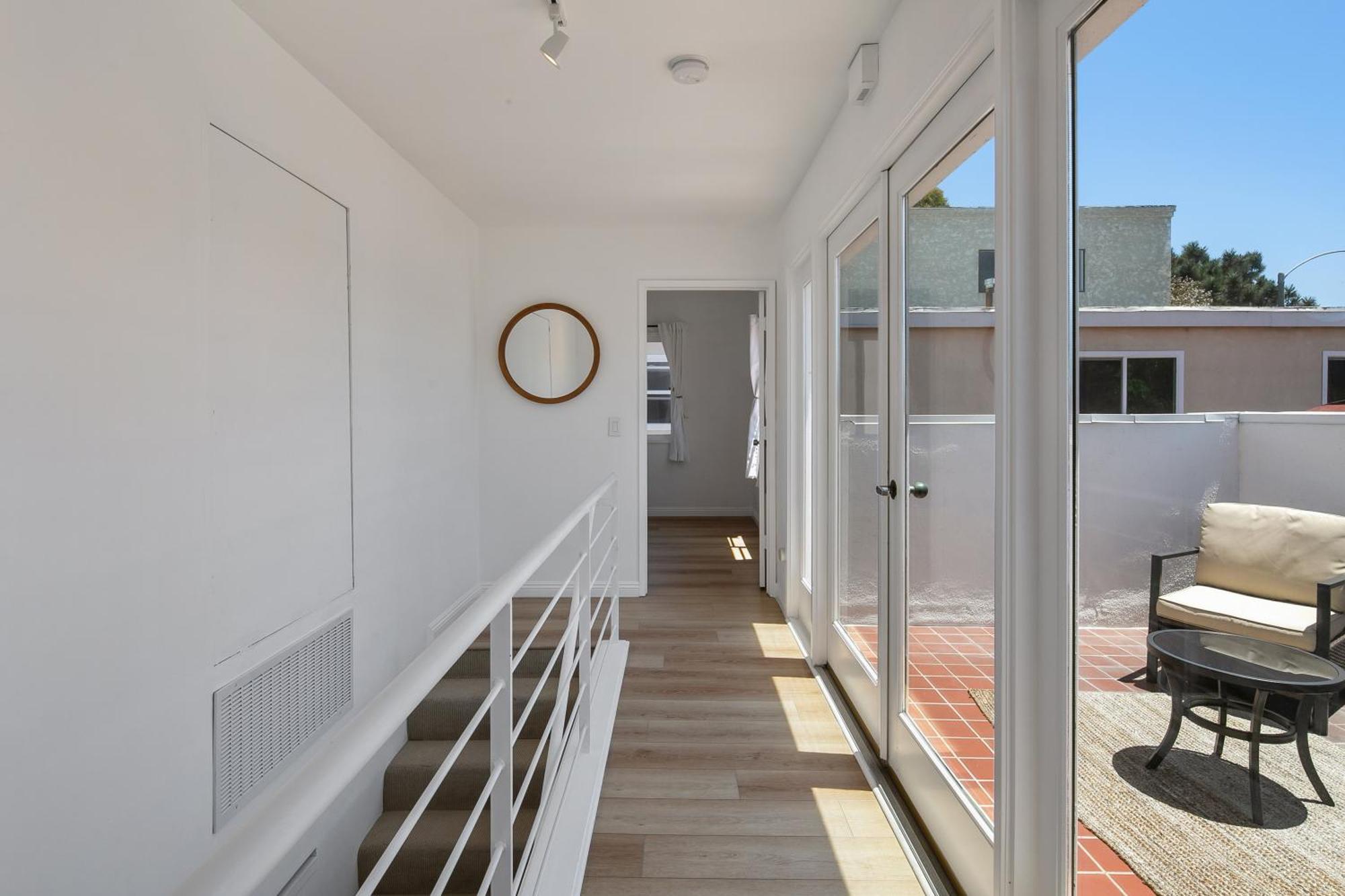 Exclusive 2bd 3ba With Balcony Los Angeles
