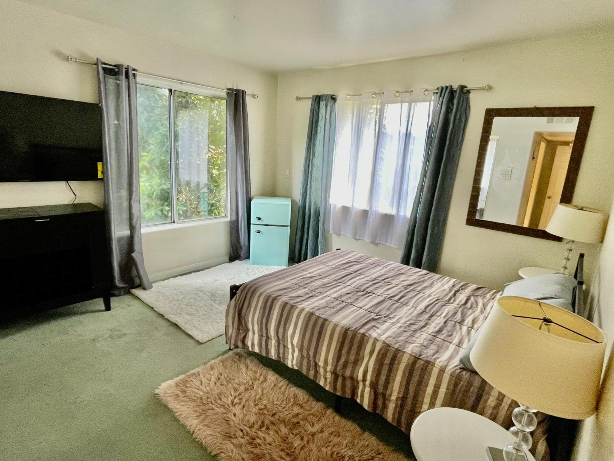 Apartment The Hollywood Dream